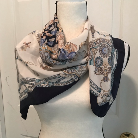 S O L D 100% ITALIAN SILK SCARF WRAP BEAUTIFUL COLORS - Picture 5 of 7